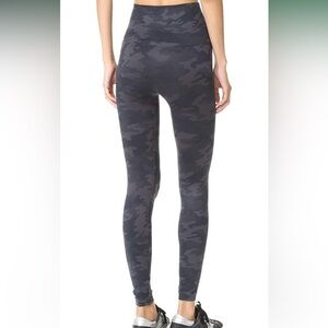 SPANX Look at Me Now Seamless Leggings Camo Print Support Athleisure Gym XL NWT